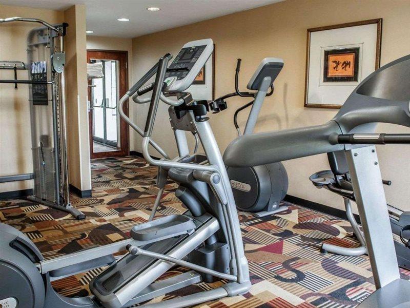 Quality Inn & Suites Greenfield I-70 Esterno foto