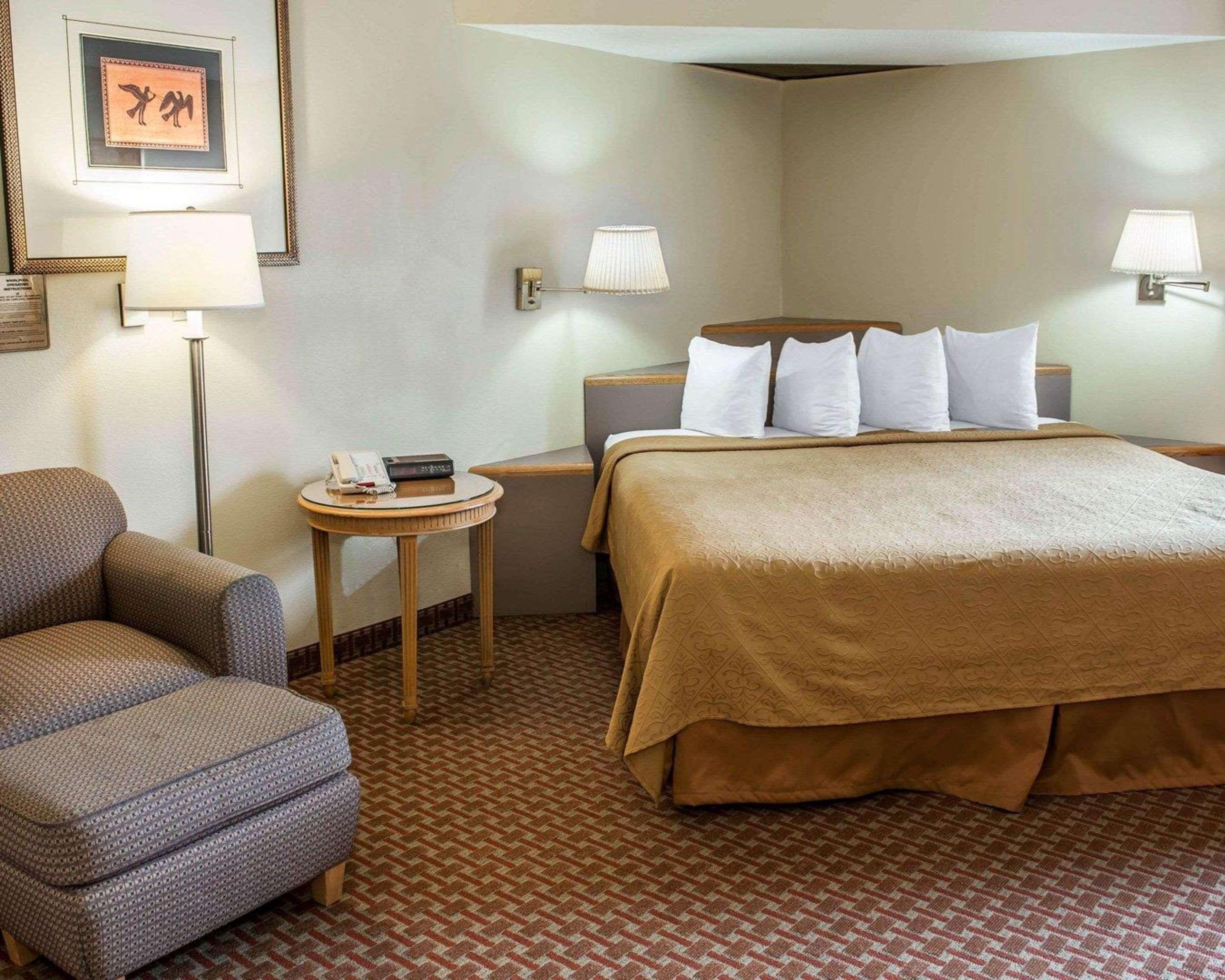 Quality Inn & Suites Greenfield I-70 Esterno foto