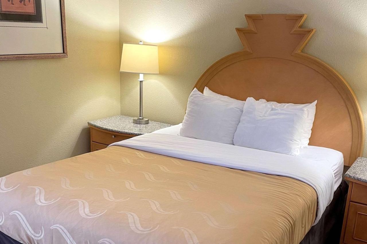 Quality Inn & Suites Greenfield I-70 Esterno foto